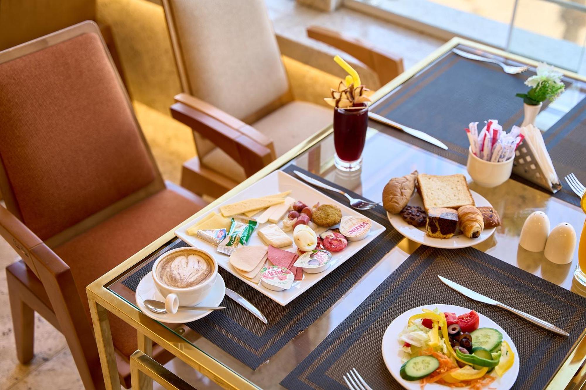 Pyramids Plateau Hotel Kafrat al Jabal ภายนอก รูปภาพ